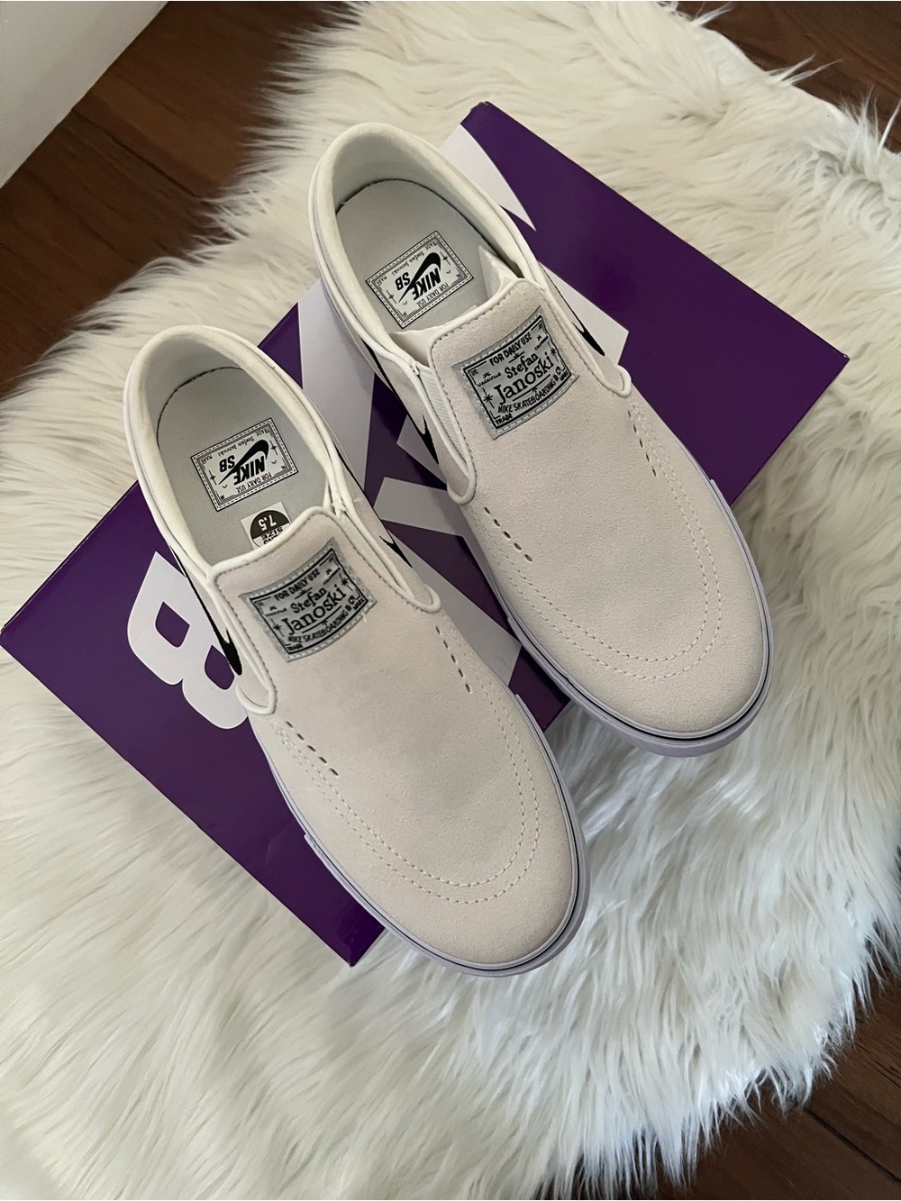 Nike SB Janoski Slip-On Sneakers